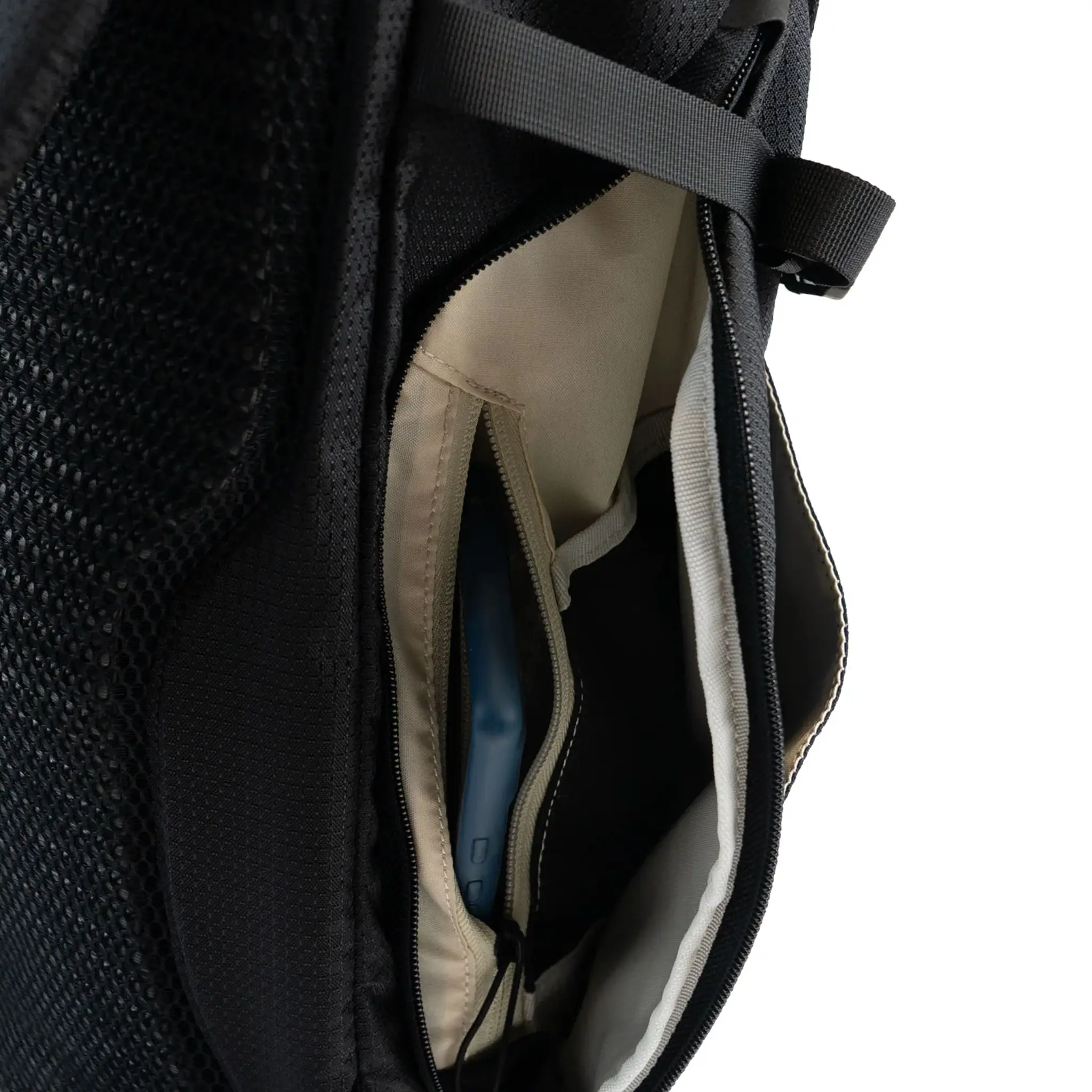 Highlander Roam Pack 28L - Everyday Travel & Hiking Rucksack - Image 3